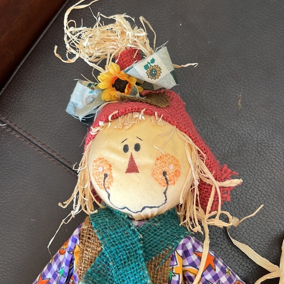 Vtg Halloween Scarecrow w/Sunflower Hat on Standing Wooden Base - Picture 4 of 9